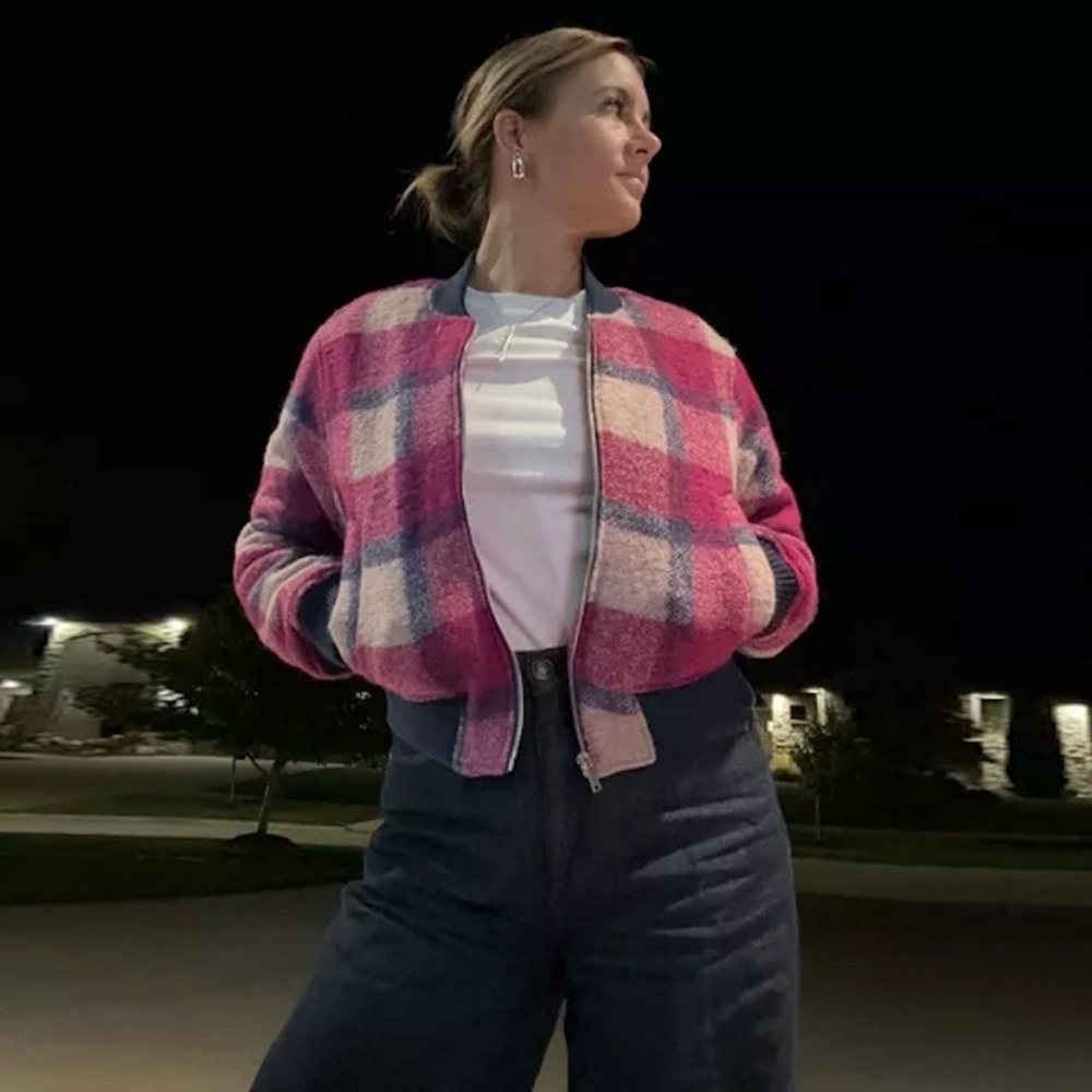 Plaid wool bomber jacket womens medium House of Harlow pink blue crop zip pocket
